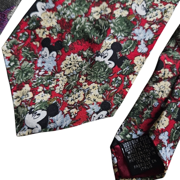 Lot of 4 Disney Mickey Mouse Donald Duck Men's Ties - Picture 5 of 8